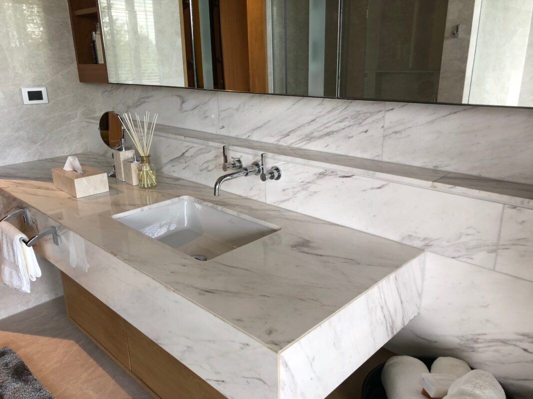 หินอ่อนสีขาว หินอ่อนไวท์ โวลาคาส | ประเภทของหินอ่อน