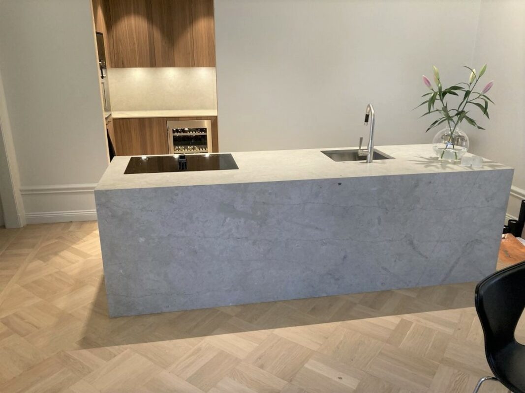 หินเทียมเคาน์เตอร์ครัว ใช้หินเทียมดีไหม?